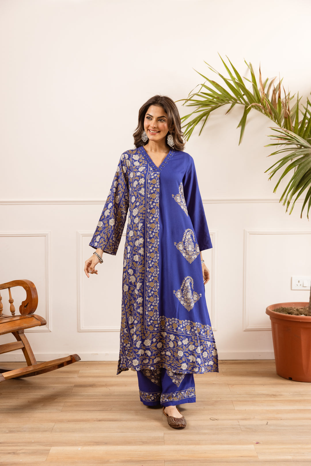 Nehamta Women's Blue Rayon Kurta & Palazzo Set