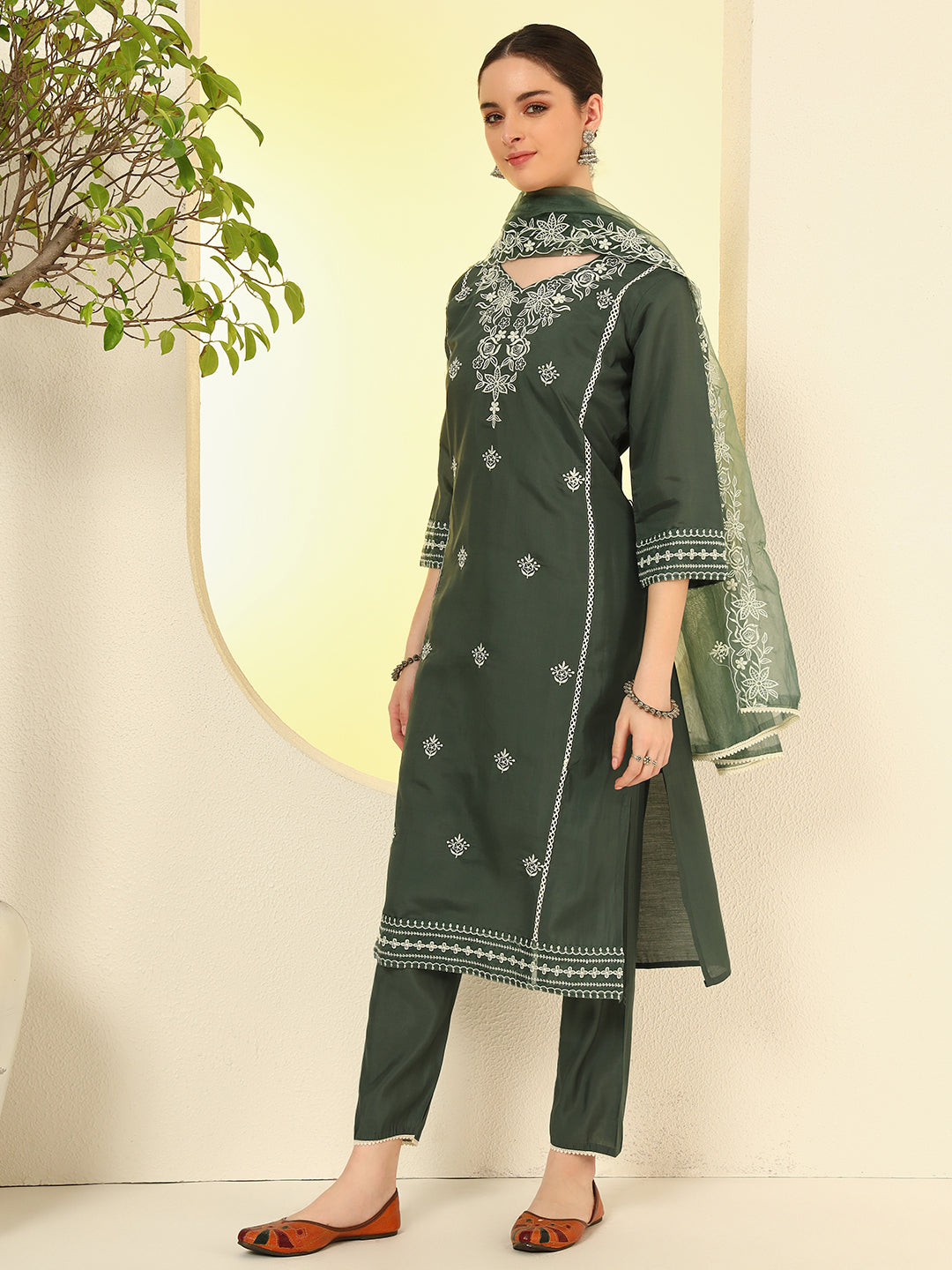 Nehamta Women's Grey Cotton rayon Kurta, Pant & Dupatta Set