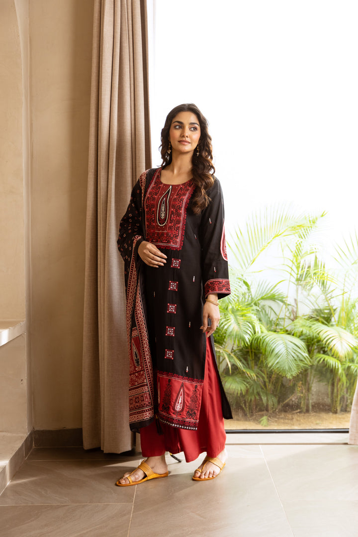 Nehamta Women's Black German Rayon Kurta with Pant & Dupatta