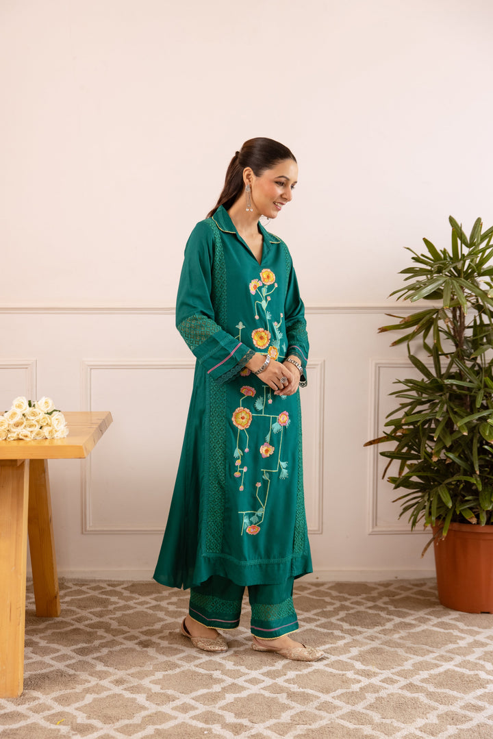 Nehamta Women's Green Rayon Kurta with Pant