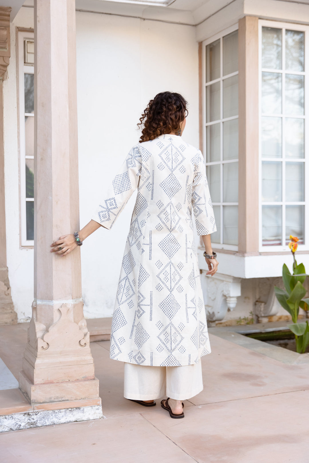 Nehamta Women's White Cotton Blend Kurta & Palazzo Set