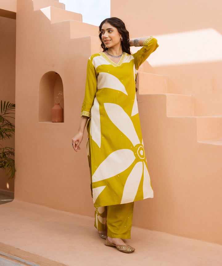 Nehamta Women's Yellow Green German Rayon Kurta & Palazzo Set