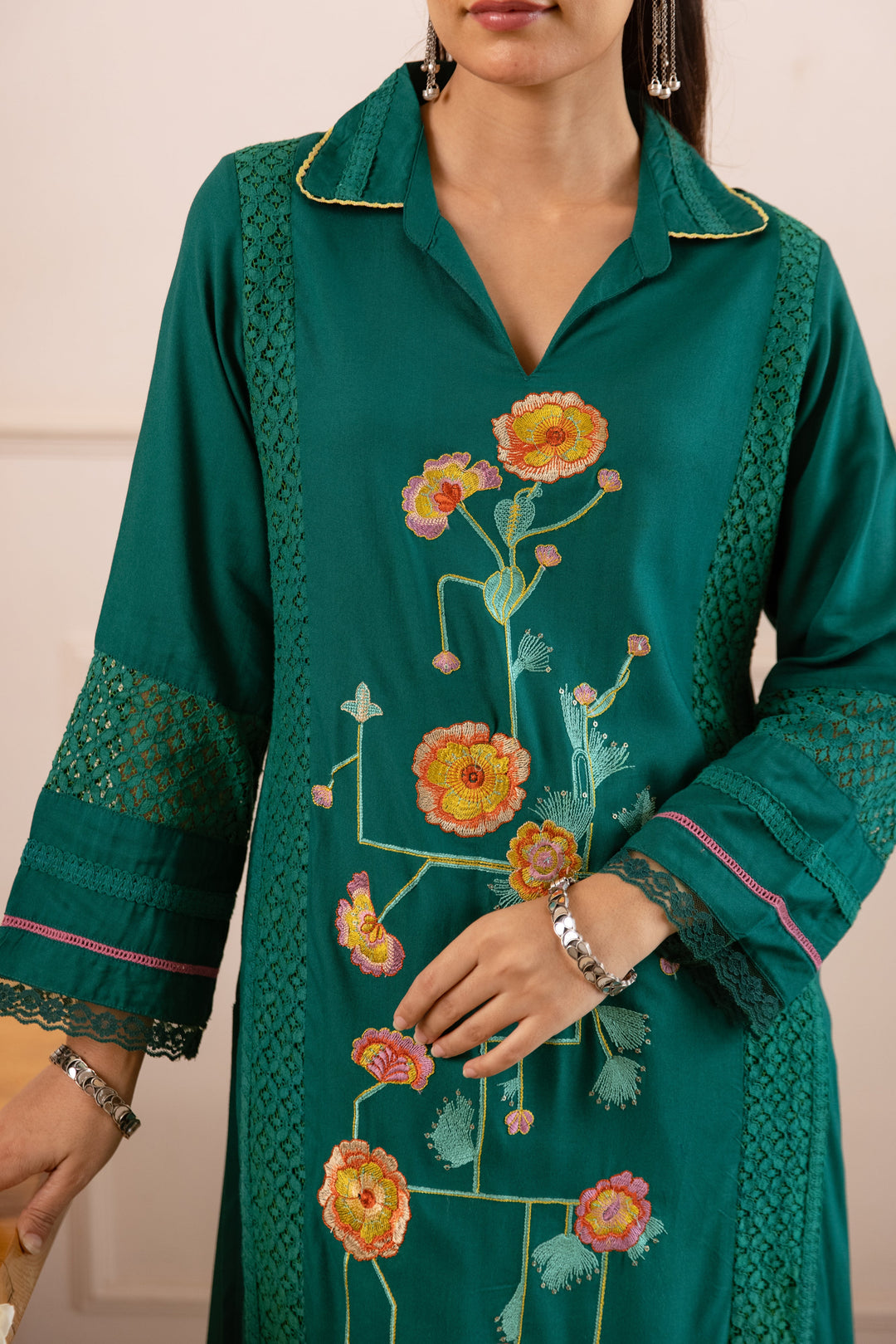 Nehamta Women's Green Rayon Kurta with Pant