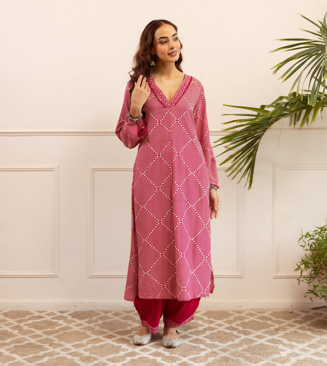 Nehamta Women's Rani Pink German Rayon Kurta With Palazzo Set