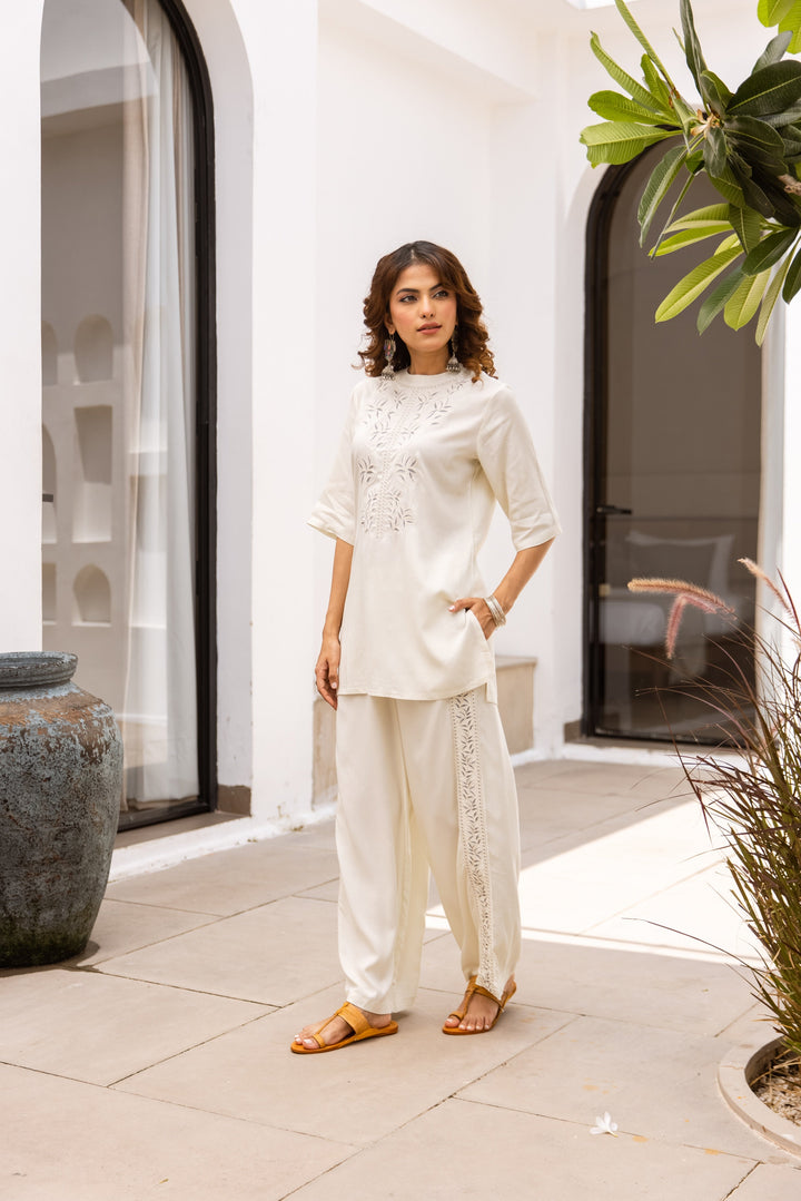 Nehamta Women's White German Rayon Tunic & 1 Pant Co-Ords Set