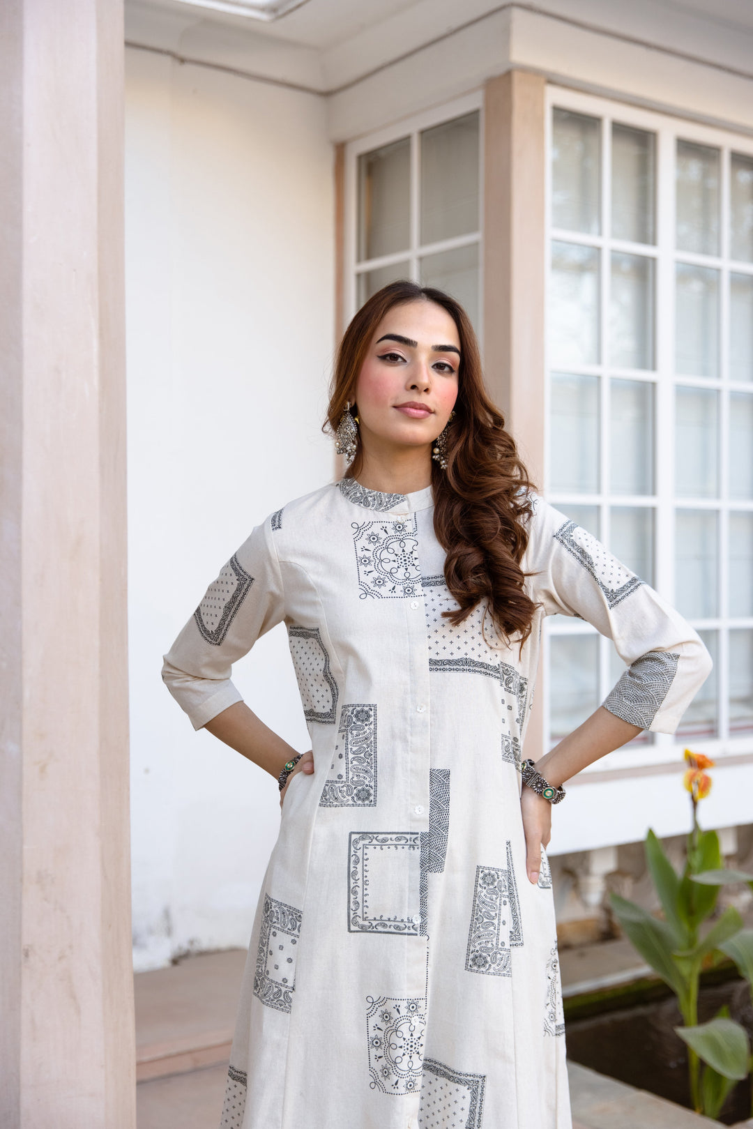 Nehamta Women's White Cotton Blend Kurta & Palazzo Set