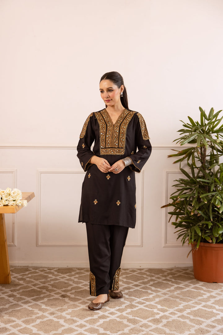 Nehamta Women's Black German Rayon Tunic with Pant Co-Ords Set