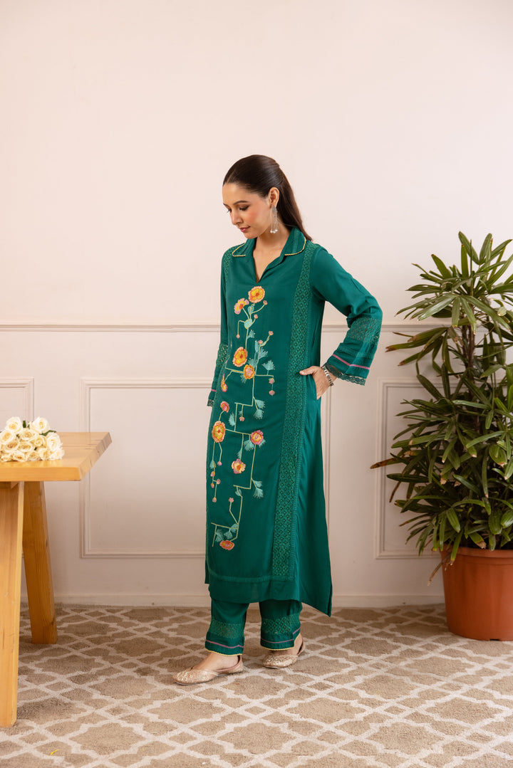 Nehamta Women's Green Rayon Kurta with Pant