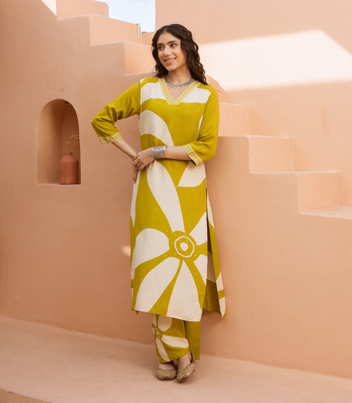 Nehamta Women's Yellow Green German Rayon Kurta & Palazzo Set