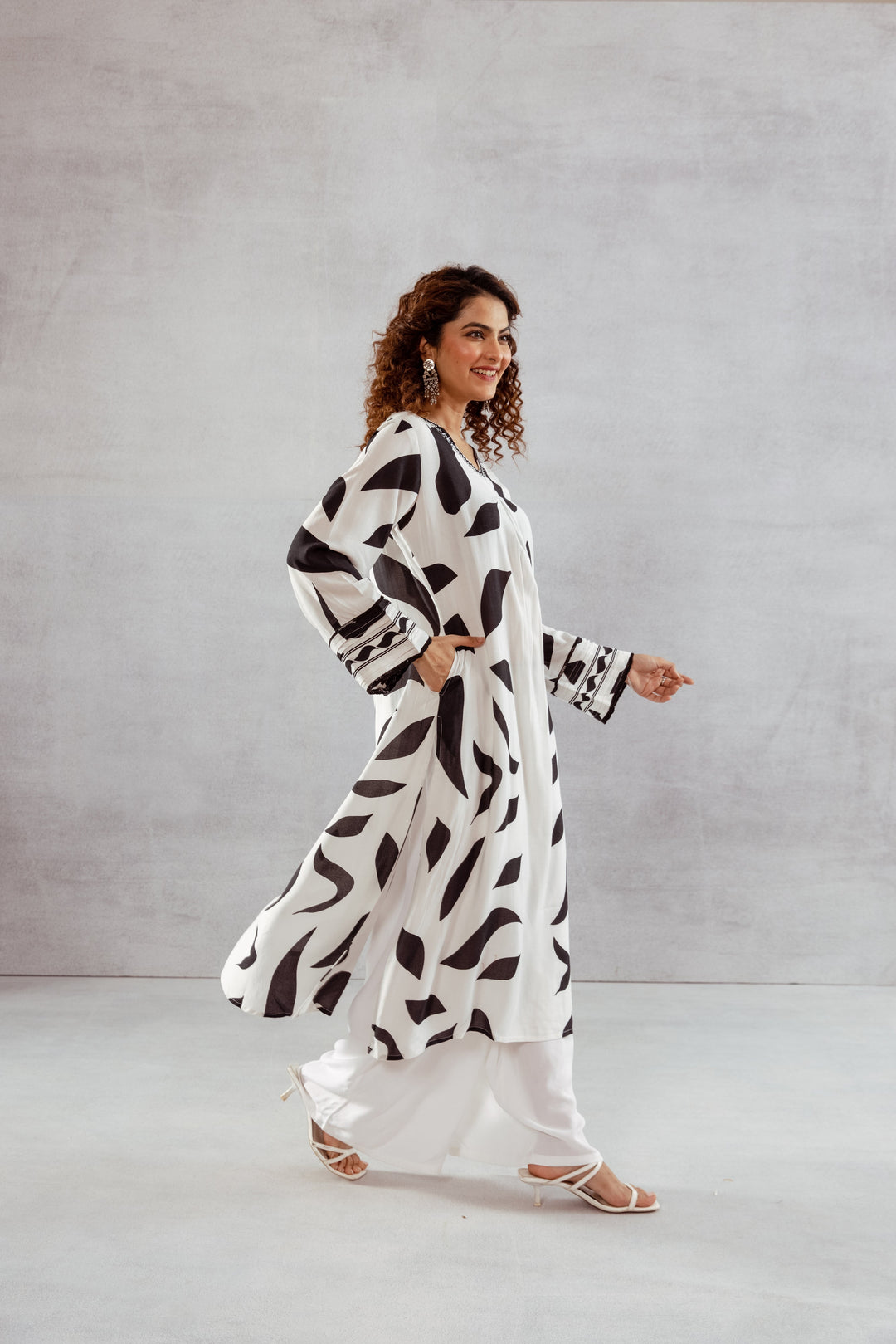 Nehamta Women's White  Rayon Kurta & Palazzo Set