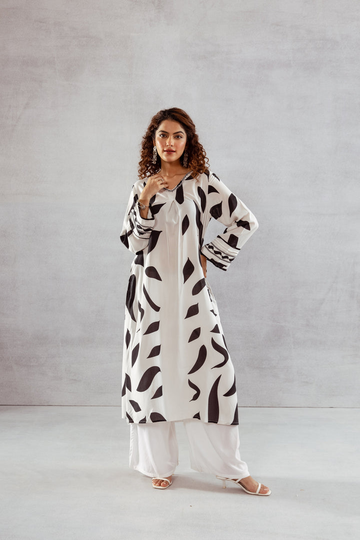 Nehamta Women's White  Rayon Kurta & Palazzo Set