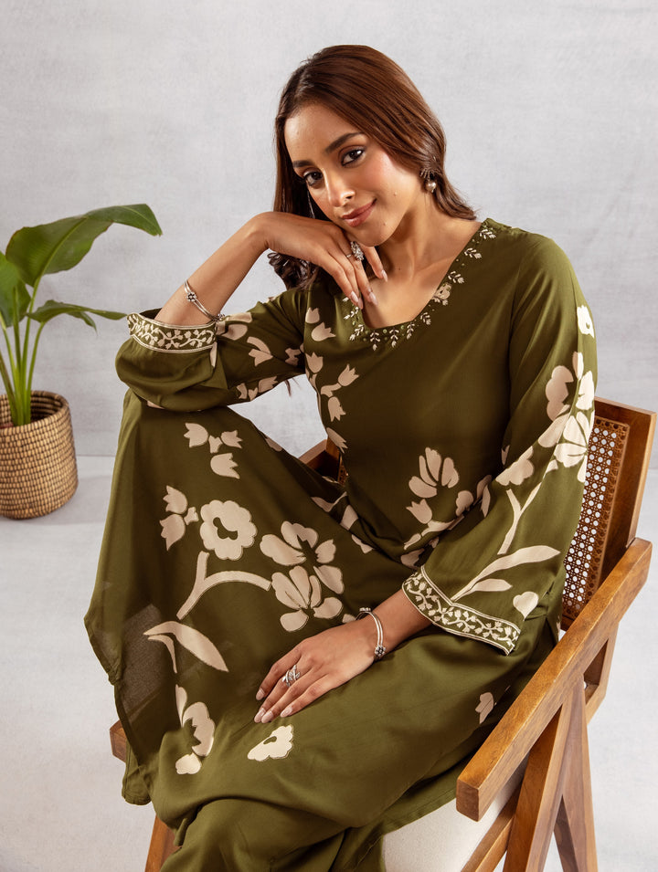 Nehamta Women's Green German Rayon Kurta & Palazzo Set