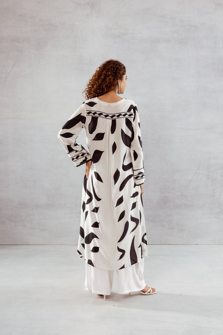 Nehamta Women's White  Rayon Kurta & Palazzo Set