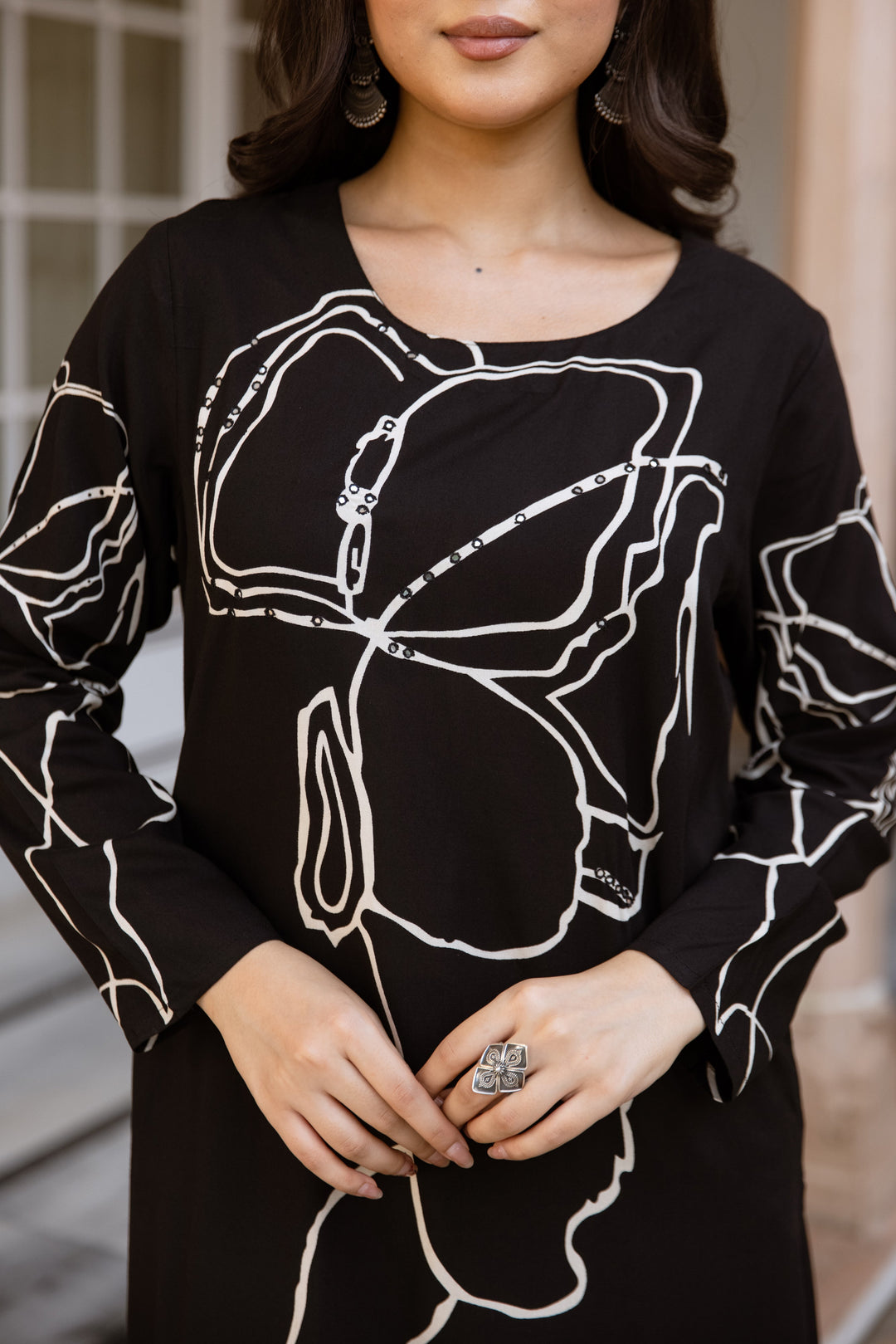 Nehamta Women's Black German Rayon Kurta & Pant Set