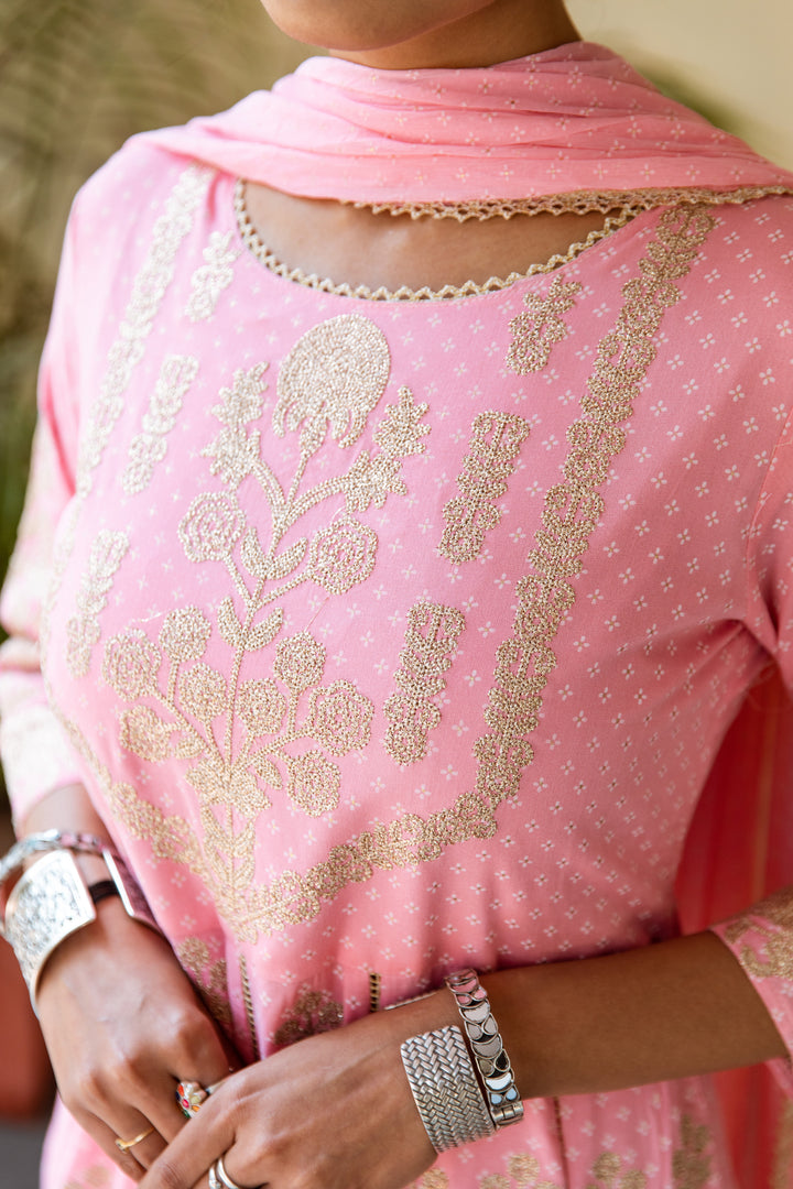 Ba-astur Women's Baby Pink Color Rayon Anarkali Kurta Pant Dupatta With Fancy Potli